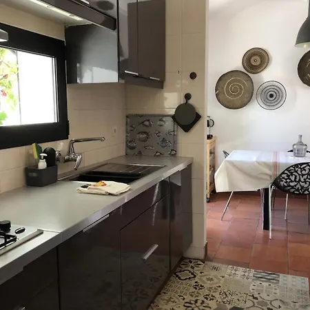 Villa - 5 Min Walk From Beach. 12 People * Olhos de Agua (Albufeira)