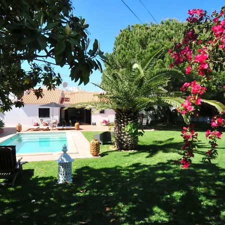 Villa - 5 Min Walk From Beach. 12 People