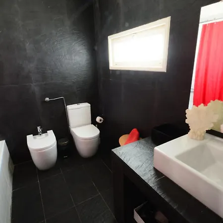 펜션 Villa - 5 Min Walk From Beach. 12 People