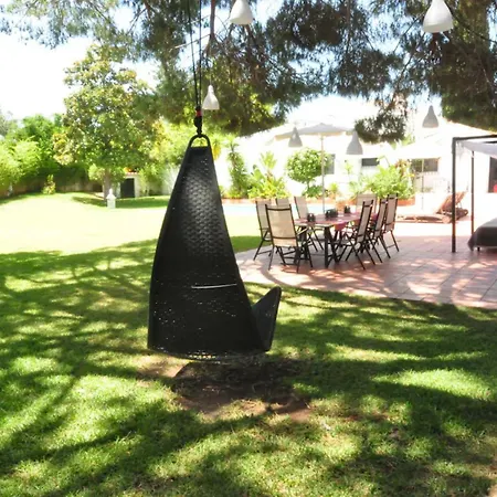 Villa - 5 Min Walk From Beach. 12 People 펜션 *